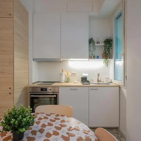 Apartament I Host - Monza 32 *