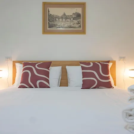 I Host - Monza 32 Mediolan