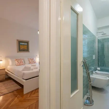 I Host - Monza 32 Mediolan